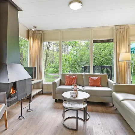 Дом отдыха Comfort 6-person Dog In The Landal Heideheuvel Бикберген