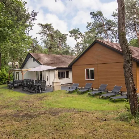 Дом отдыха Comfort 6-person Dog In The Landal Heideheuvel