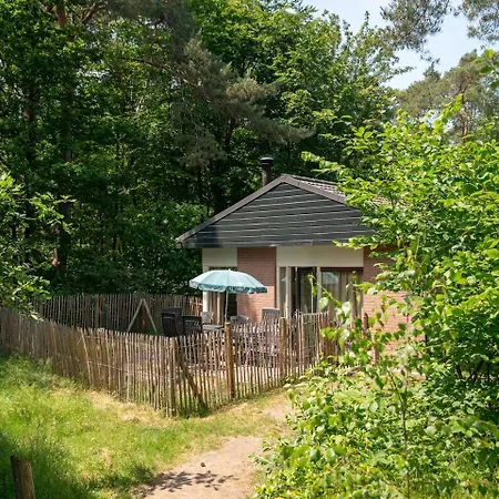 Дом отдыха Comfort 6-person Dog In The Landal Heideheuvel Бикберген