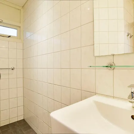 Comfort 6-person Dog In The Landal Heideheuvel *