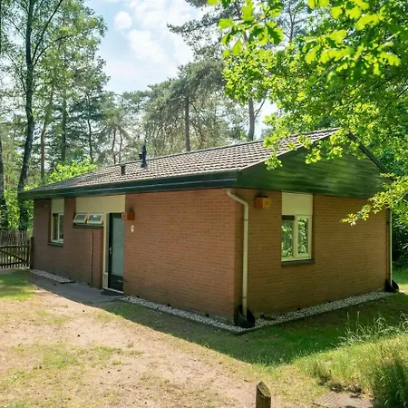 Дом отдыха Comfort 6-person Dog In The Landal Heideheuvel Бикберген