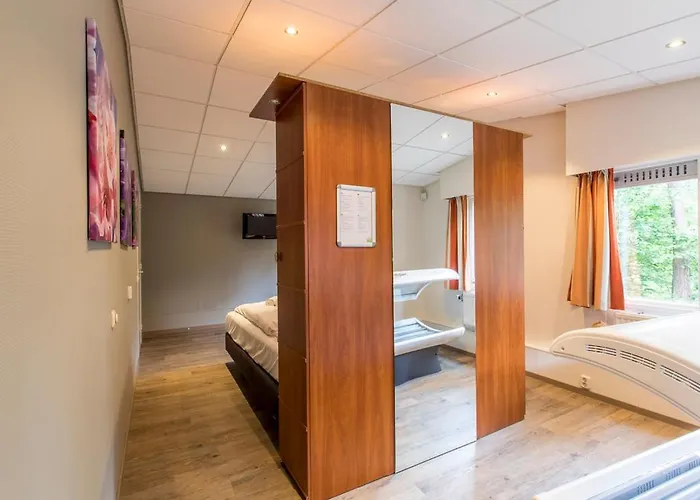 Comfort 6-person Dog In The Landal Heideheuvel *